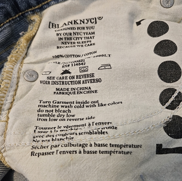 Blanknyc Star Studded Crop Jean Light wash Sz 26 - Picture 13 of 14
